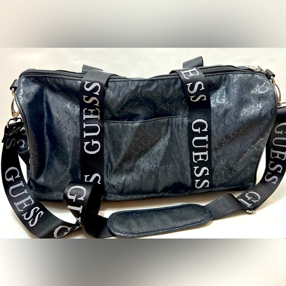Guess stylish Black Duffle bag - Picture 8 of 9